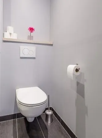 Le 9eme- Metro Valmy-homalyon Apartment